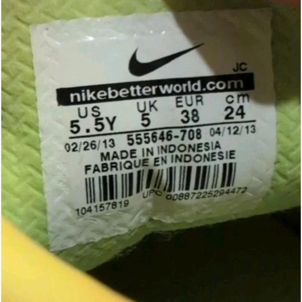 Nike Jr ‎ Mercurial Victory IV Volt Citrus Boys Indoor Soccer US 5.5Y/ EU 38 EUC